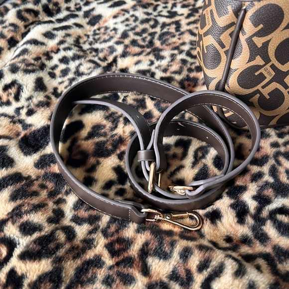 Brown Guess Shoulder Bag - Picture 8 of 8